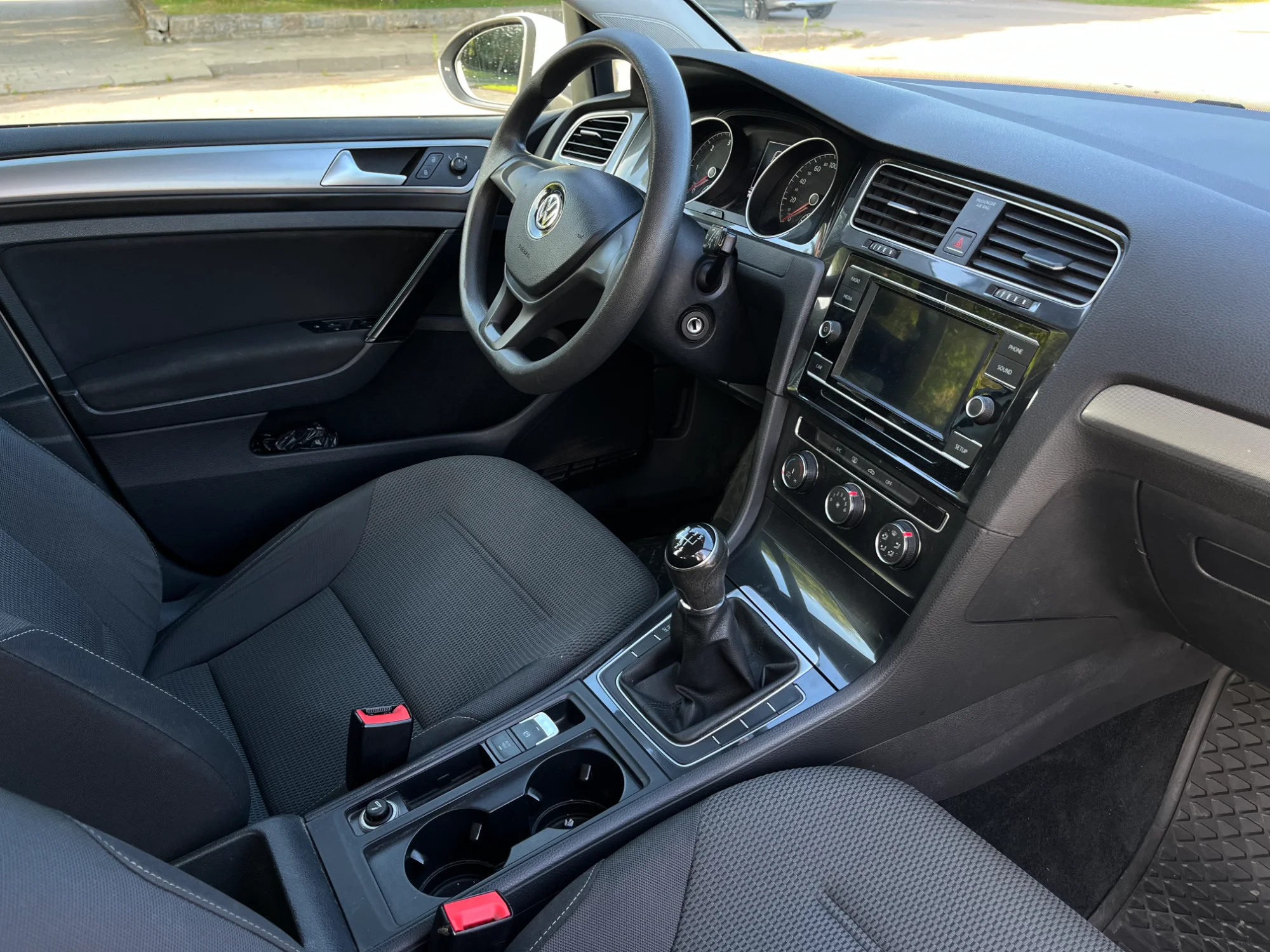 VOLKSWAGEN GOLF7 1.6D | 2017 - Image 6