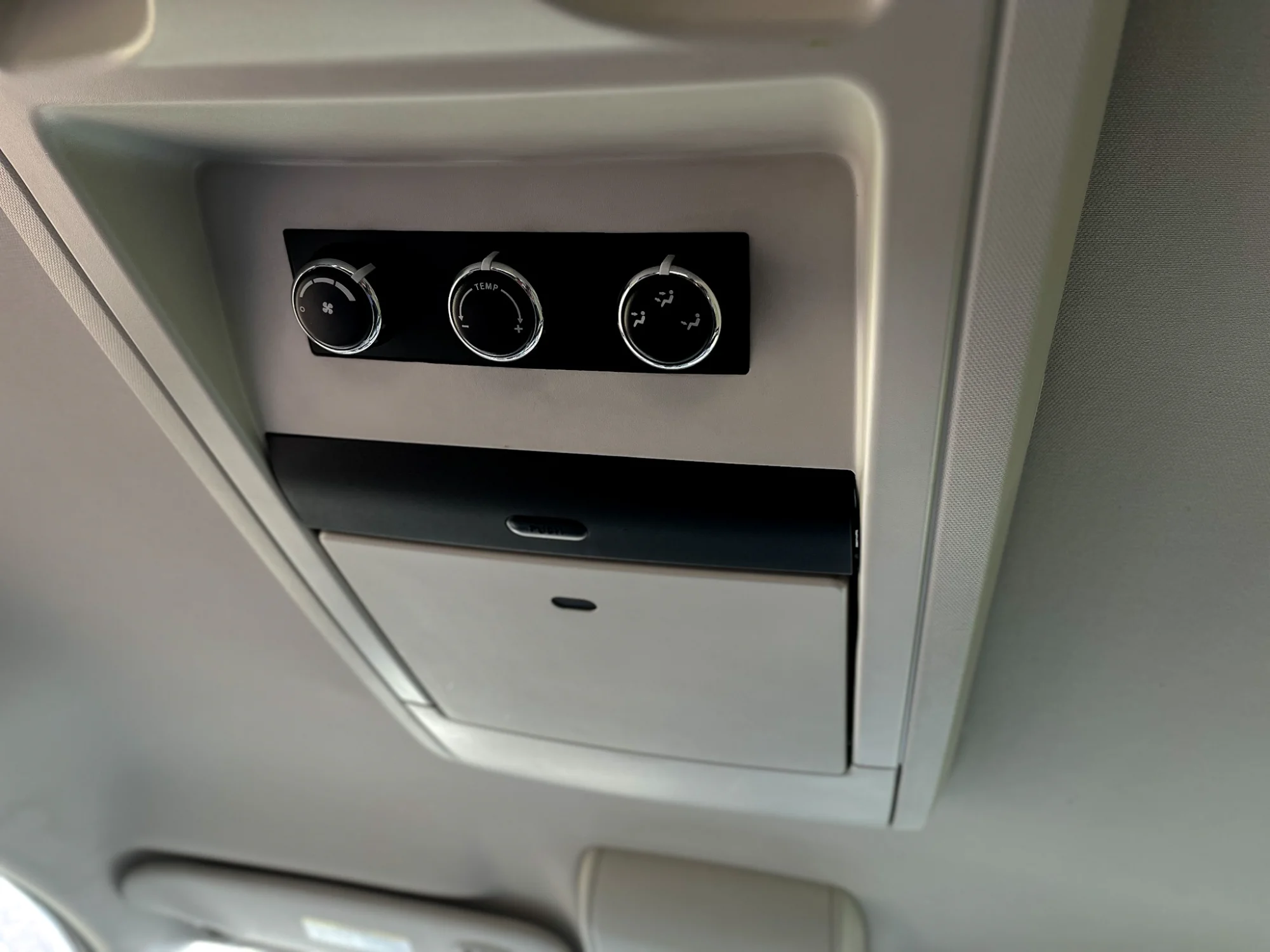 VOLKSWAGEN ROUTAN | 2010 - Image 24