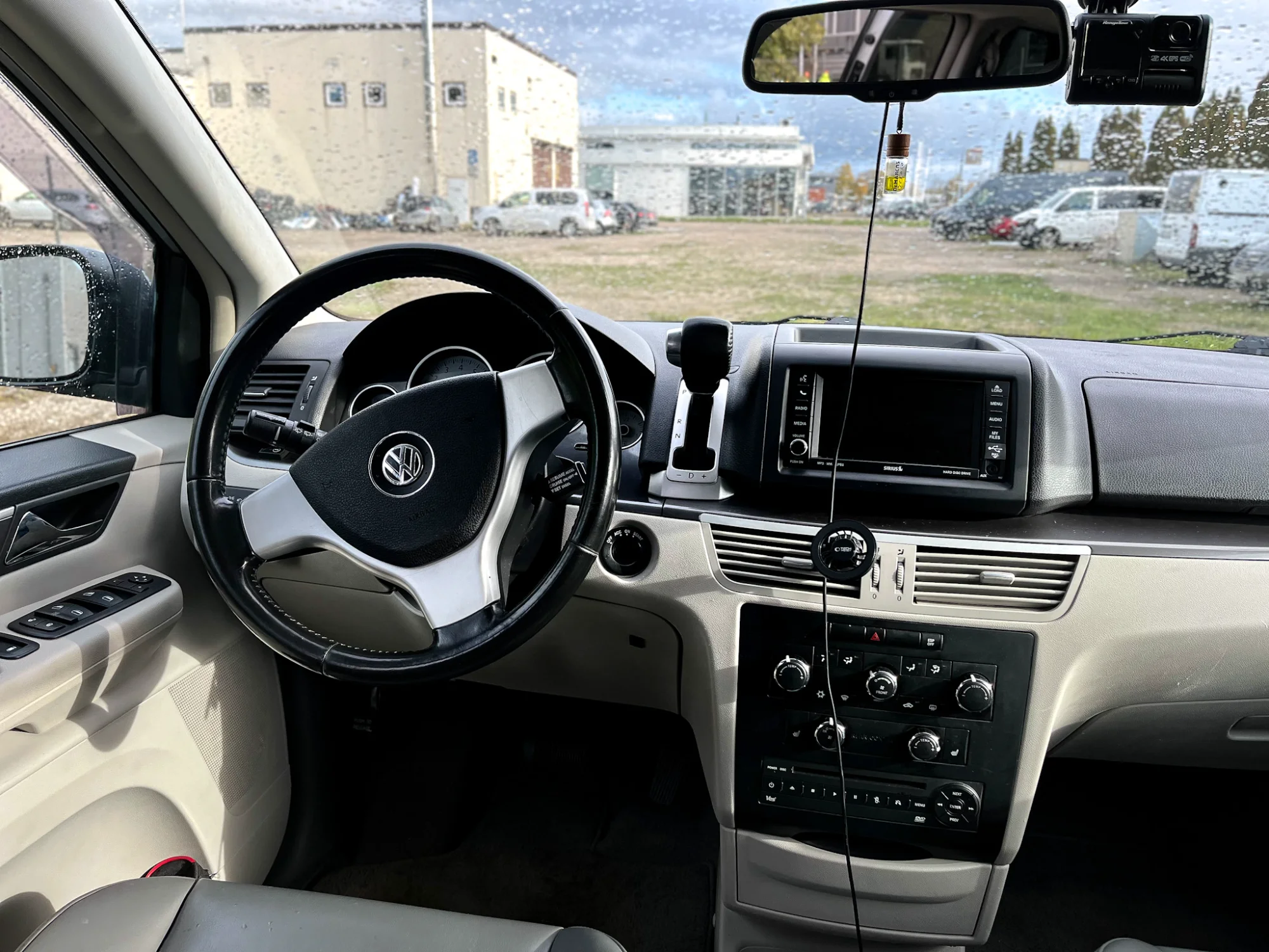 VOLKSWAGEN ROUTAN | 2010 - Image 16