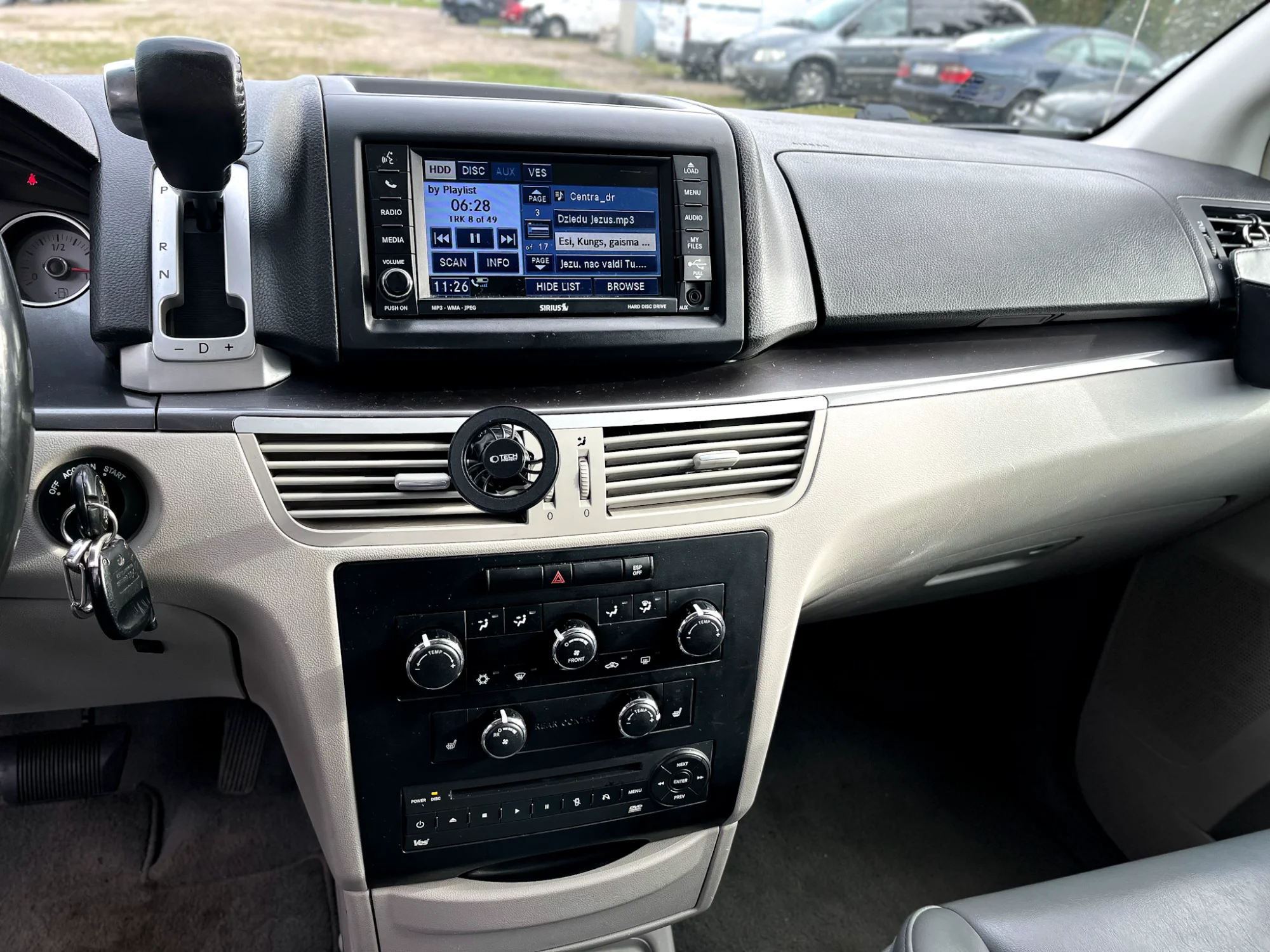 VOLKSWAGEN ROUTAN | 2010 - Image 18