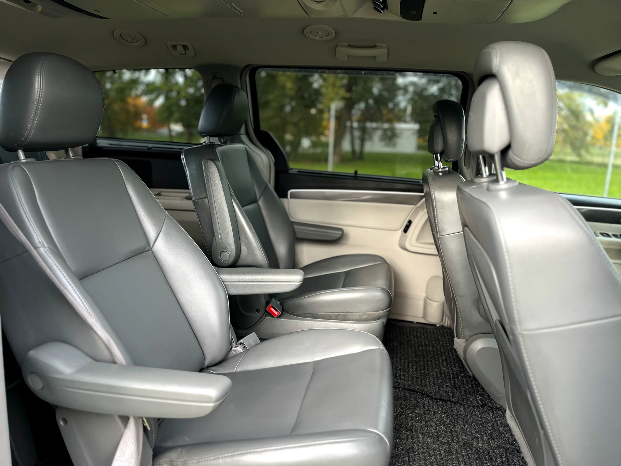 VOLKSWAGEN ROUTAN | 2010 - Image 14